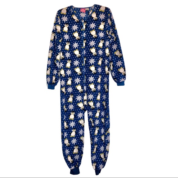 CLOSET CLEAROUT! ๐ Cozy & Warm Penguins One-Piece Jumpsuit Pyjama ๐งโ๏ธ - Picture 1 of 6